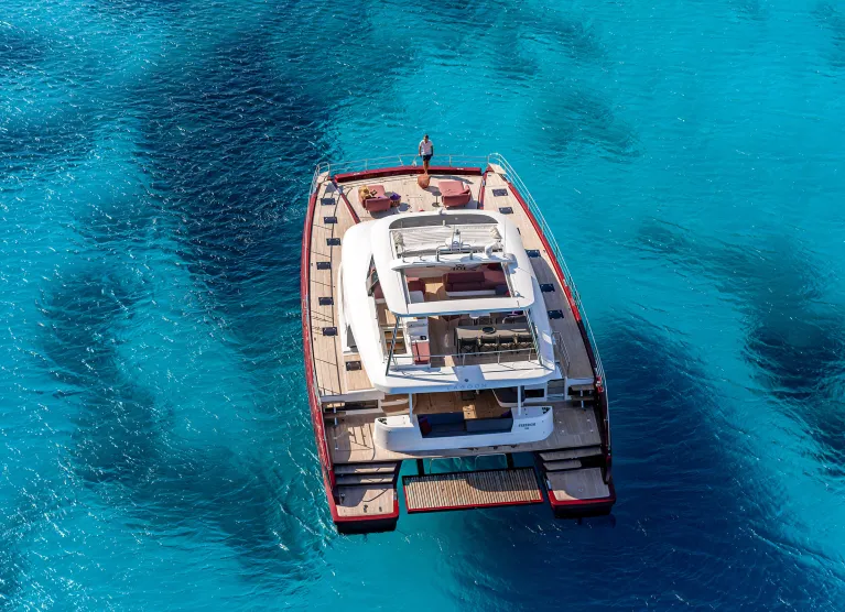mouillage-heli-sixty7-ncz3348-a3-export-a3.jpg