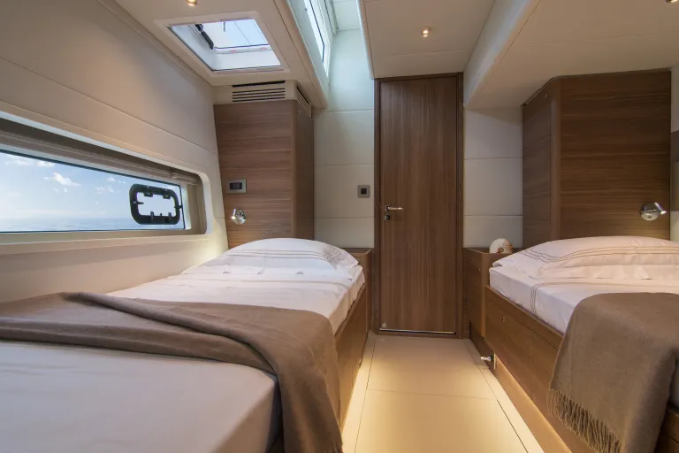 omikronot60-cabin-twin-223-6118.jpg