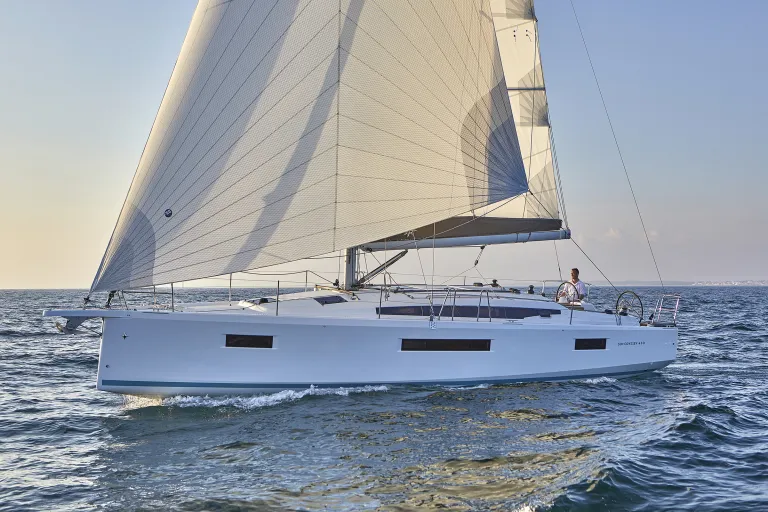 sun-odyssey-410-4.jpg